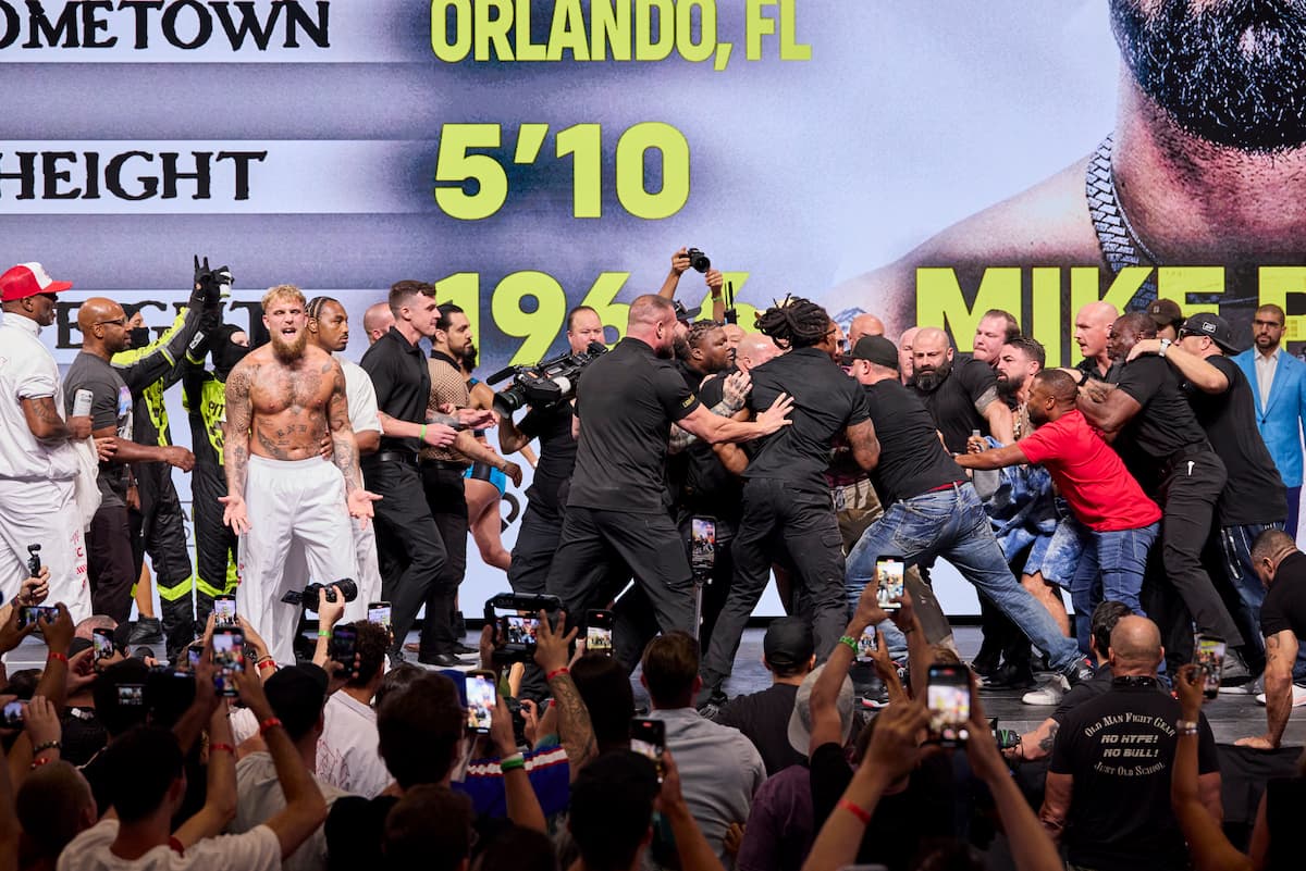 Jake Paul and Mike Perry at the weigh-ins