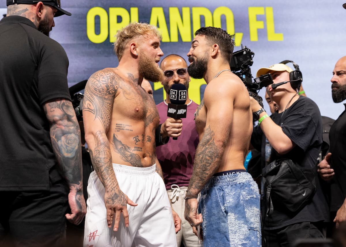 Jake Paul and Mike Perry at the weigh-ins