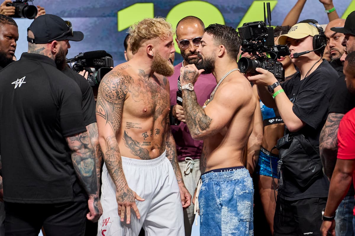 Jake Paul and Mike Perry at the weigh-ins