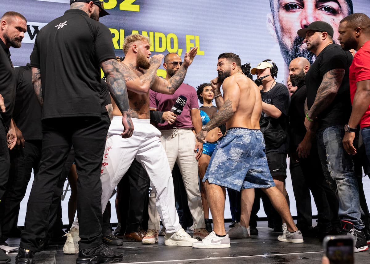 Jake Paul and Mike Perry at the weigh-ins