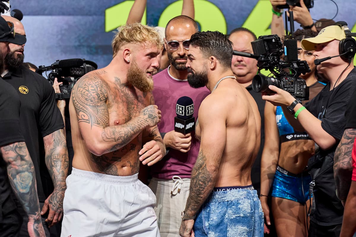 Jake Paul and Mike Perry at the weigh-ins