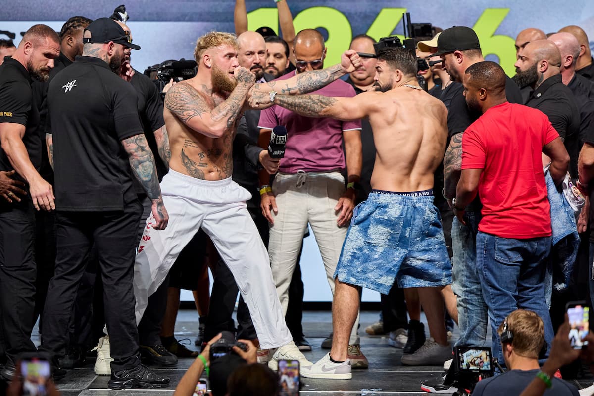 Jake Paul and Mike Perry at the weigh-ins