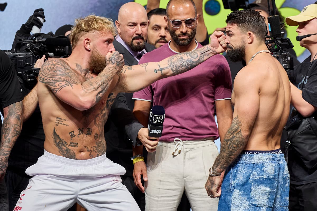 Jake Paul and Mike Perry at the weigh-ins