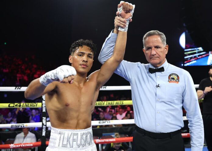 Emiliano Vargas, Richard Torrez Jr set for Munguia vs Bazinyan undercard