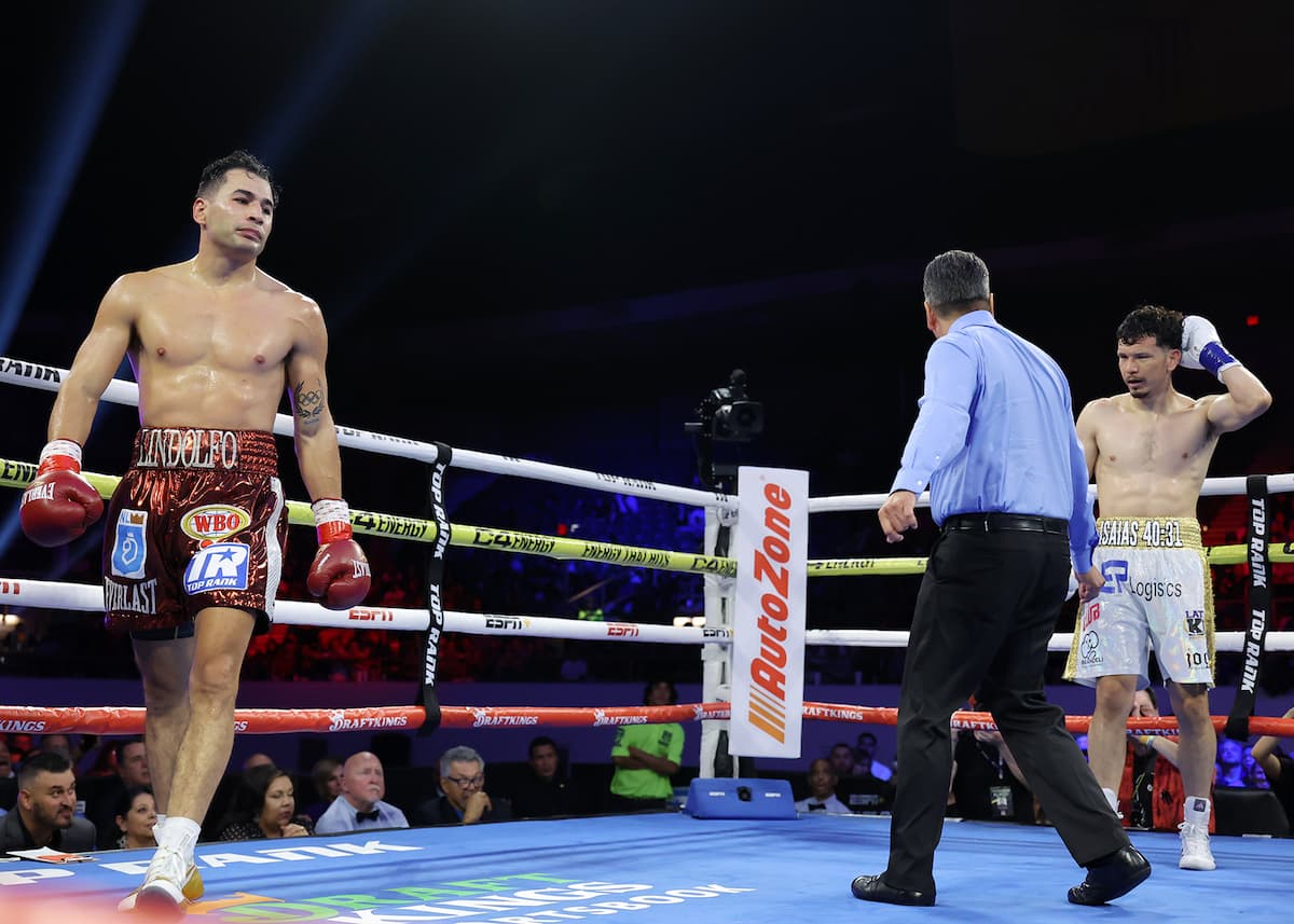 Lindolfo Delgado vs Bryan Flores