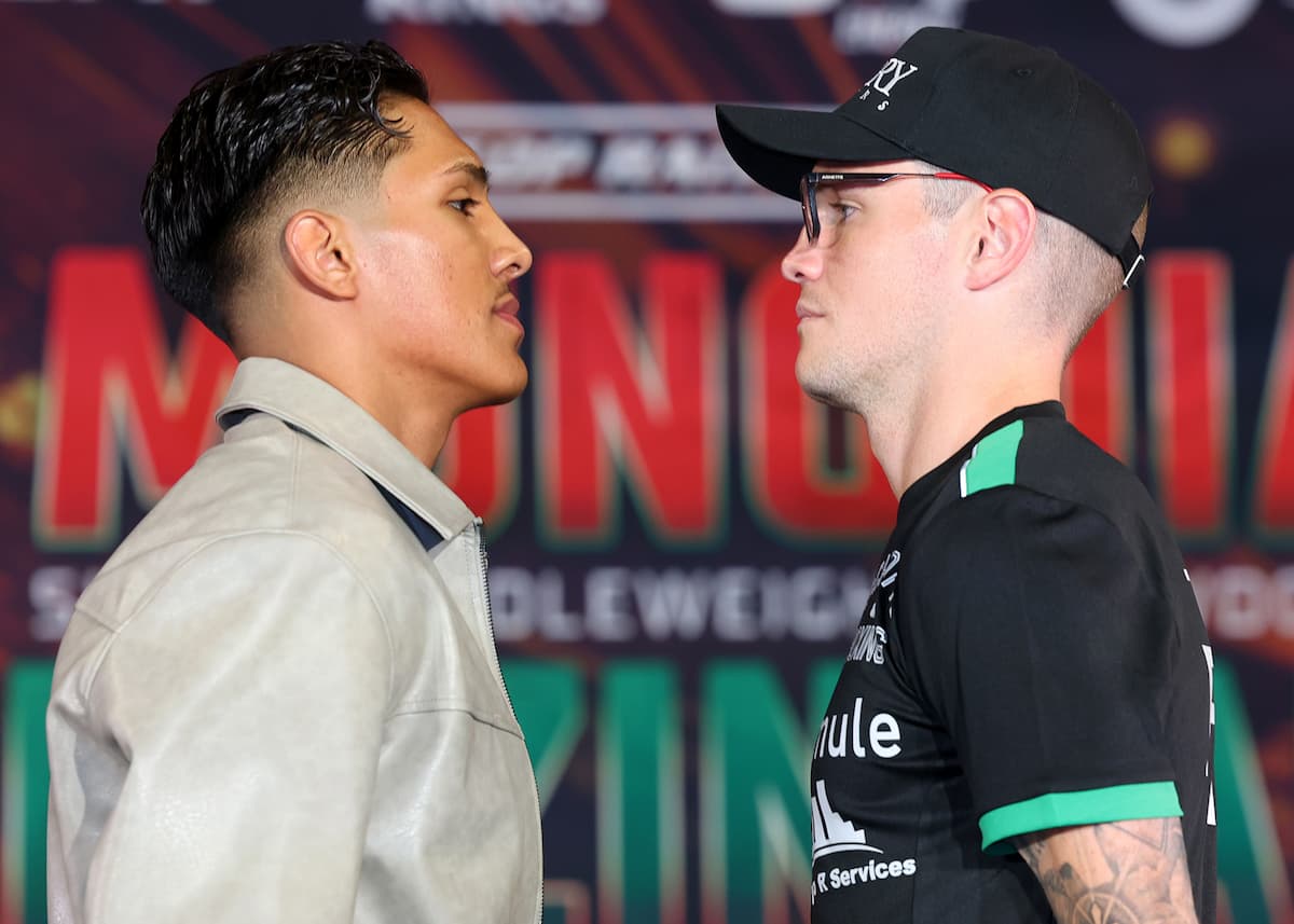 Emiliano Vargas and Larry Fryers go face to face