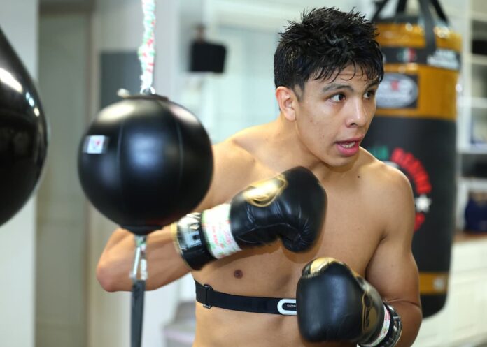 Jaime Munguia prepares for next fight against Erik Bazinyan in Glendale, AZ