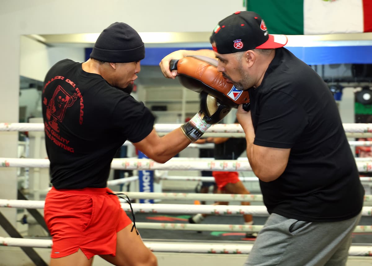 Jaime Munguia pad work