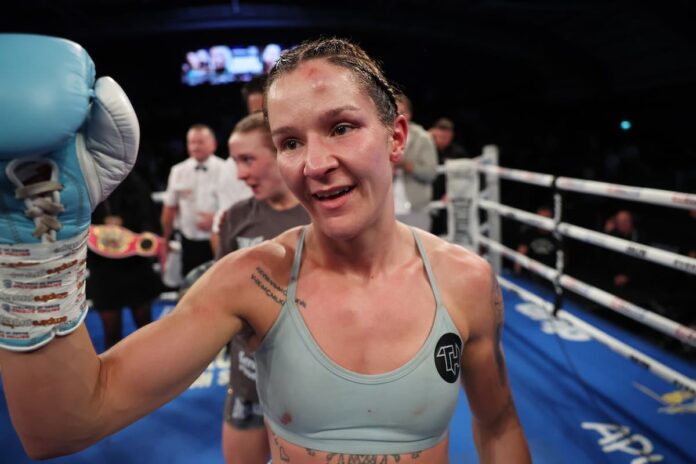 Terri Harper claims title against Rhiannon Dixon