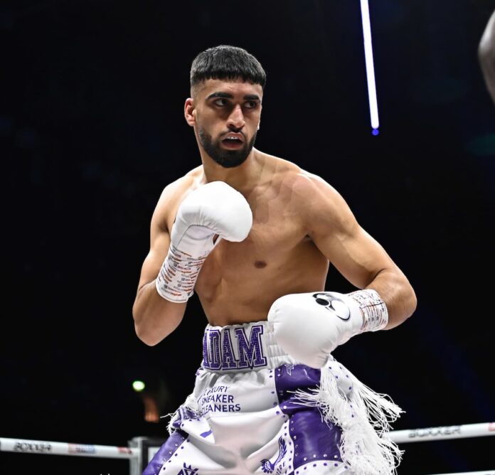 Adam Azim stops Ohara Davies in London