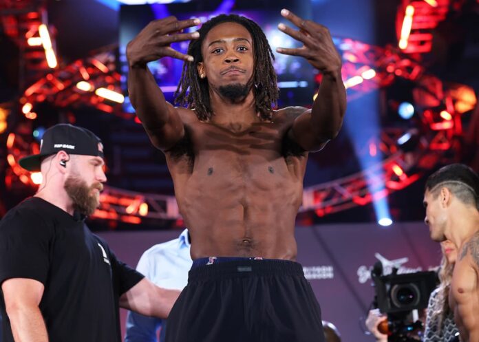 Keyshawn Davis at the weigh-in ahead of his fight against Gustavo Daniel Lemos