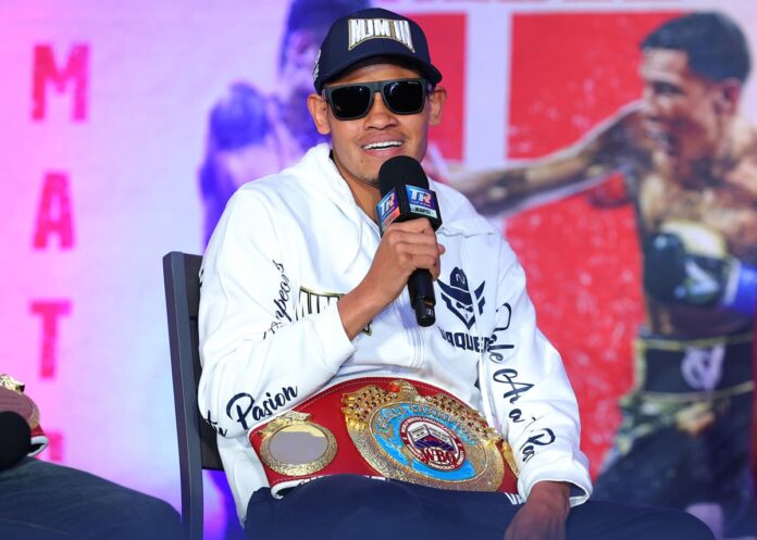 Emanuel Navarrete at the press conference ahead of Oscar Valdez rematch