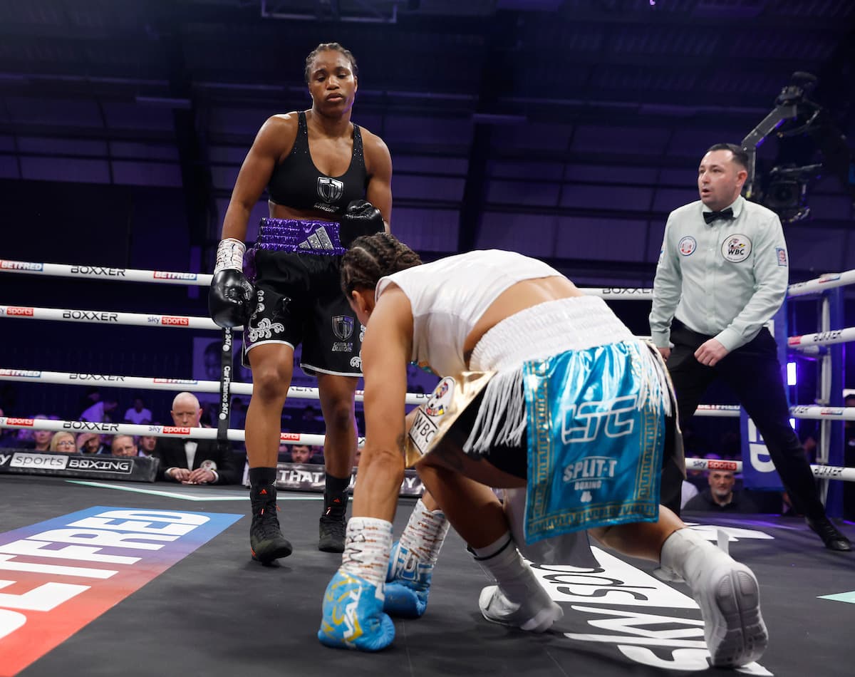 Caroline Dubois knocks down Jessica Camara