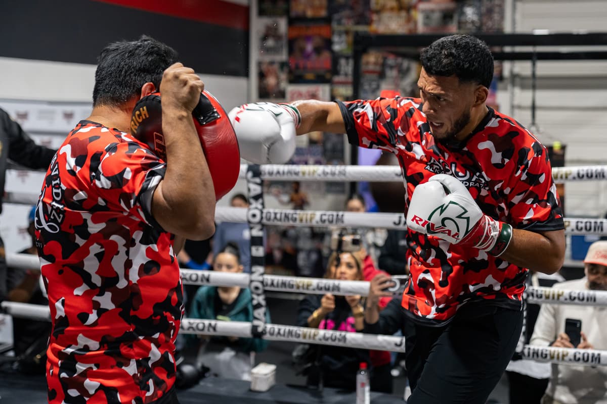 David Benavidez pad work