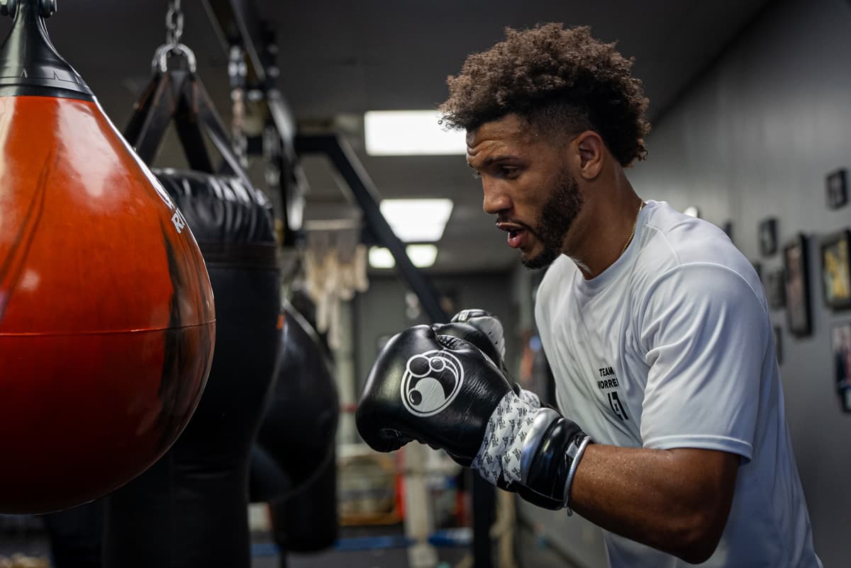 David Morrell training for his fight against David Benavidez