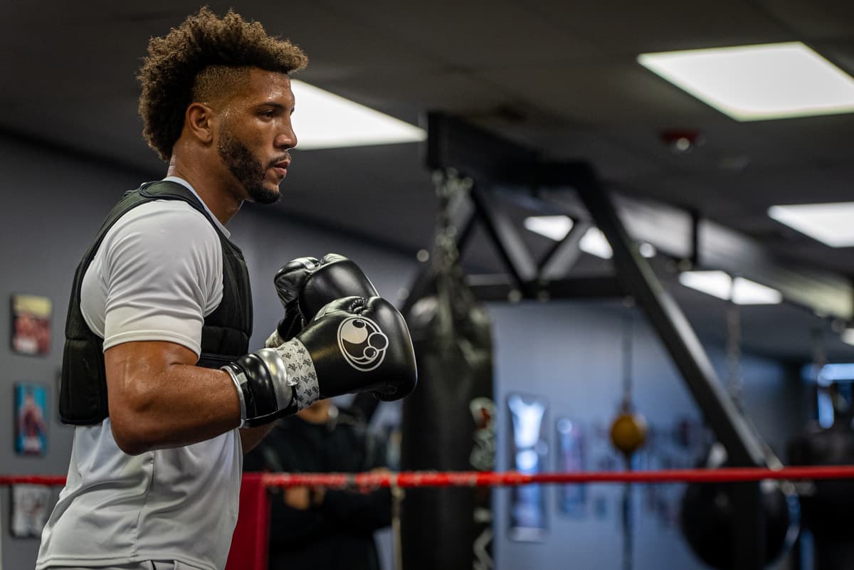 David Morrell training for his fight against David Benavidez