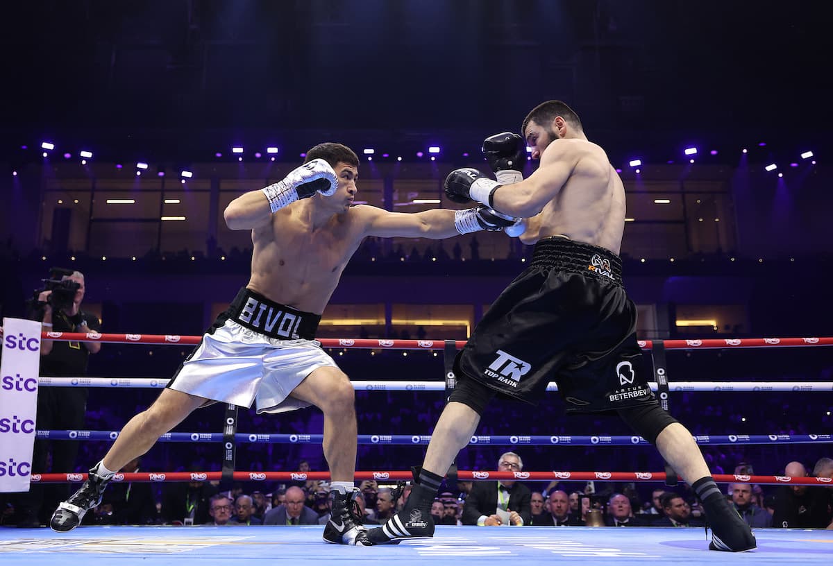 Dmitry Bivol vs Artur Beterbiev