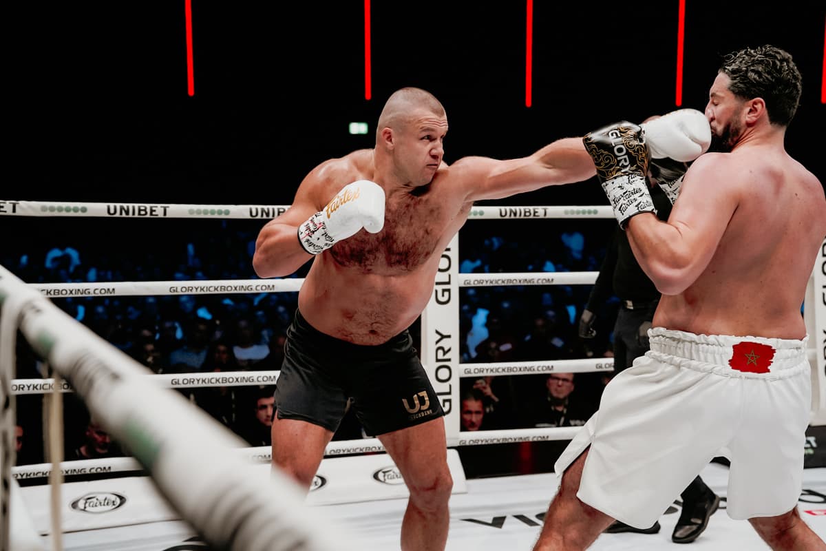 Uku Jurjendal punches Jamal Ben Saddik