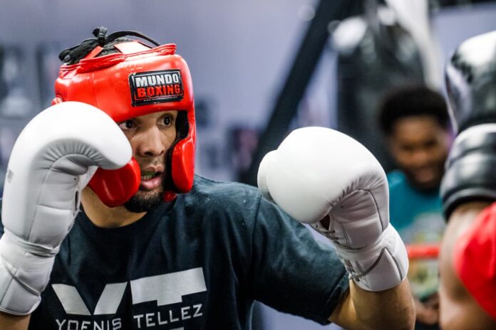 Yoenis Tellez during a boxing sparring session