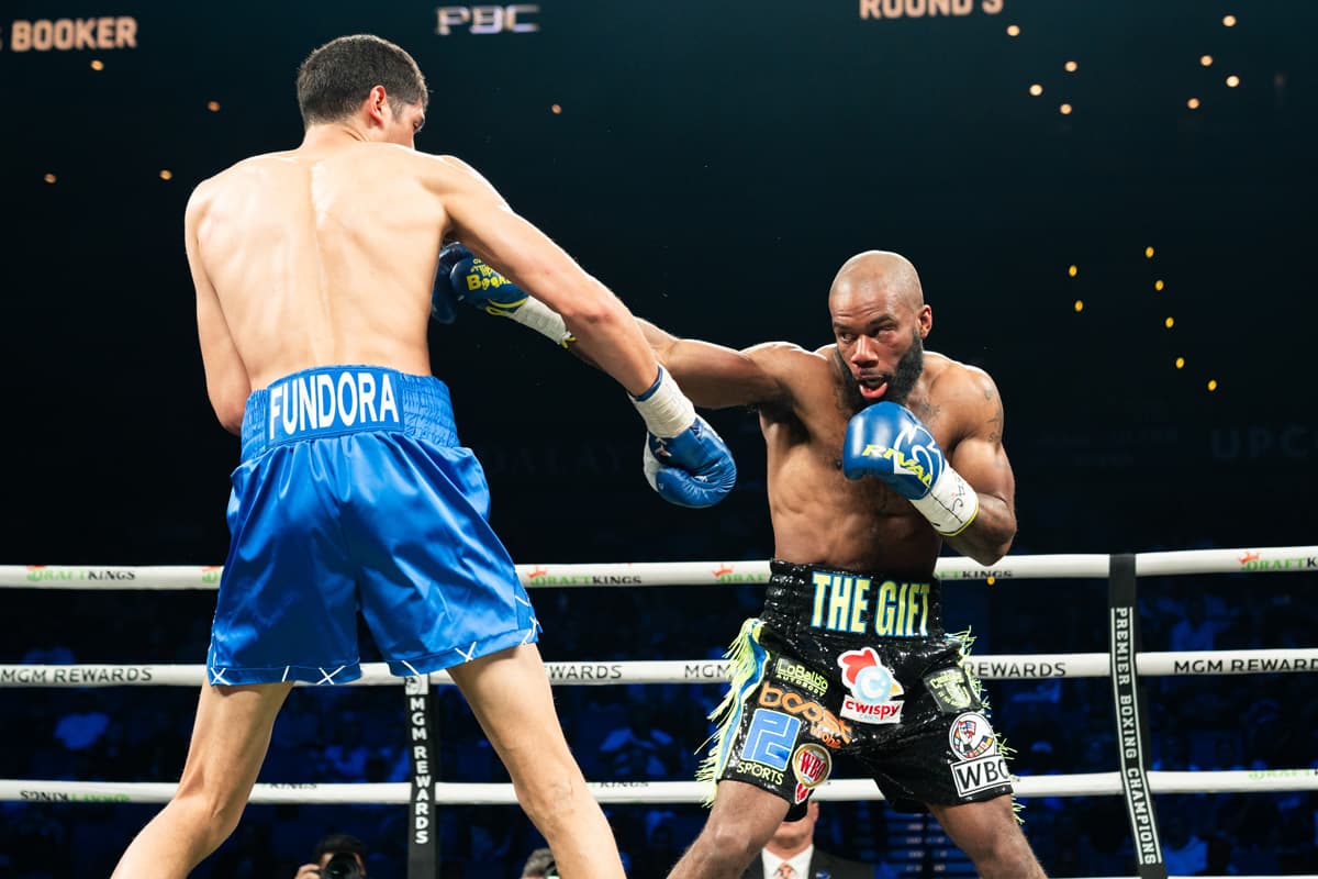 Chordale Booker vs Sebastian Fundora