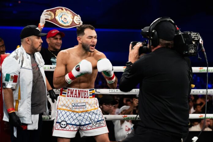 Endry Saavedra during his boxing bout against Mateo Tapia