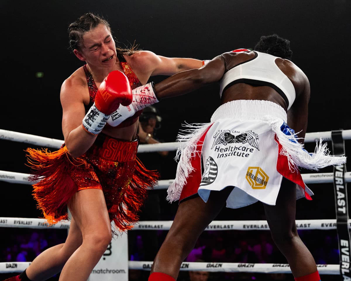 Skye Nicolson and Tiara Brown during their boxing bout